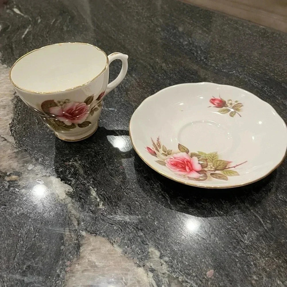 Duchess Bone China -vintage teacup and saucer - Picture 2 of 9